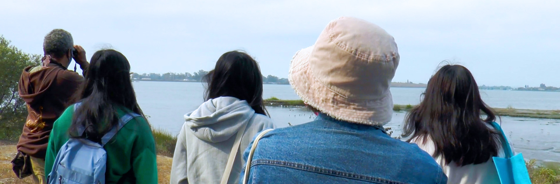 Naturalist Clay Anderson shares local knowledge with participants in the third training session of the Oakland Shoreline Leadership Academy on September 25 at the Martin Luther King Shoreline. Photo: Kristine Wong