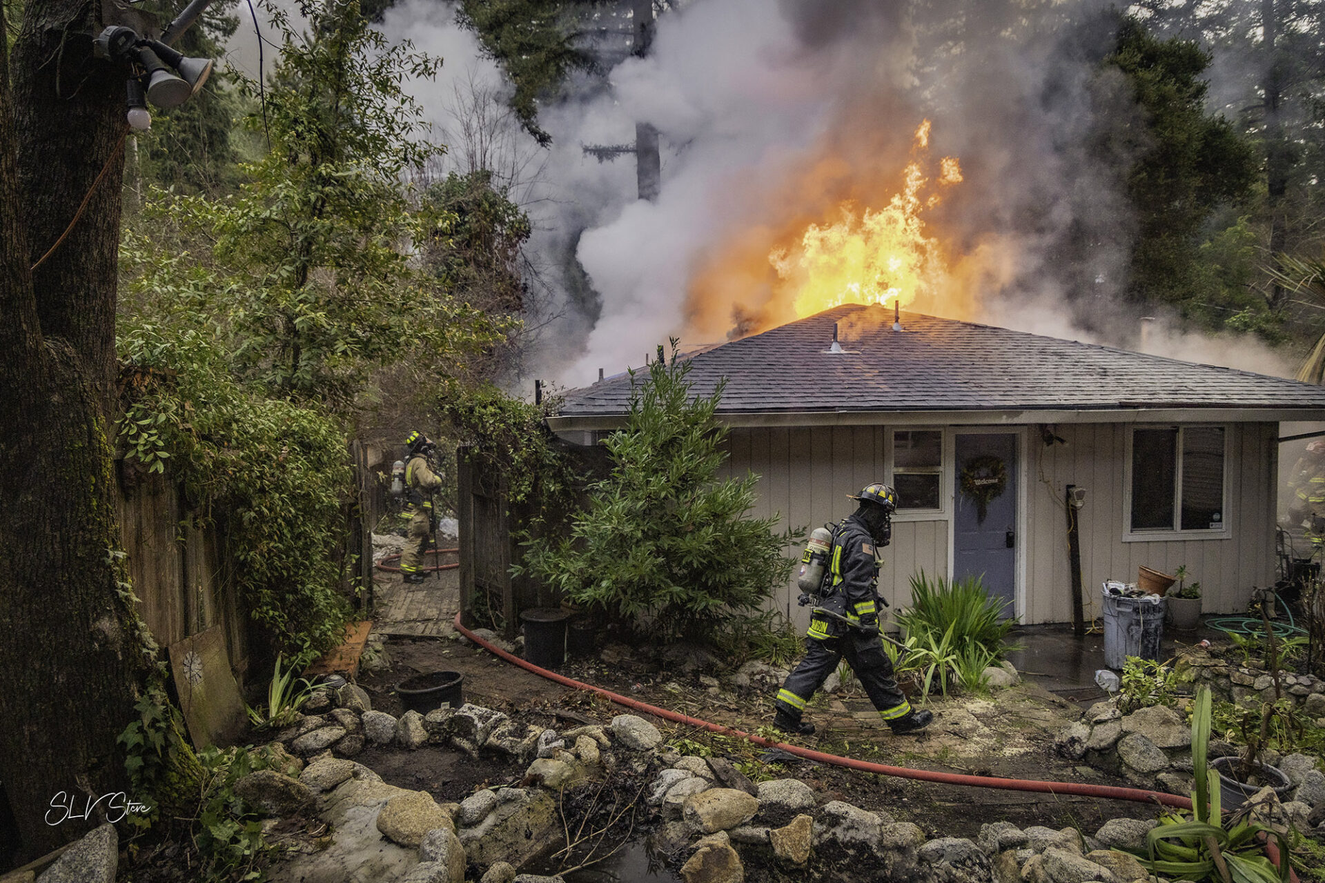 Small house fire in 2025 in Boulder Creek near Santa Cruz. Photo: Steve Kuehl
